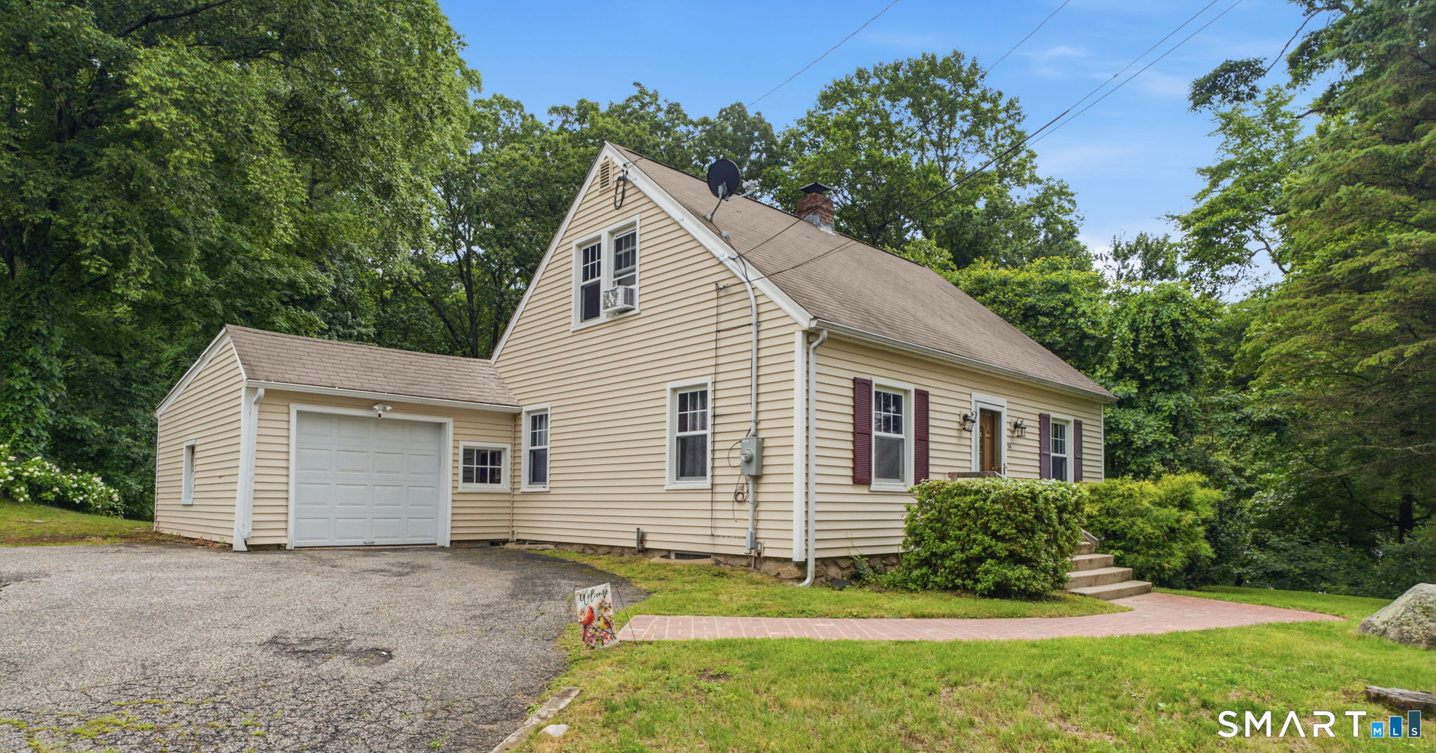 84 Lakeview Avenue