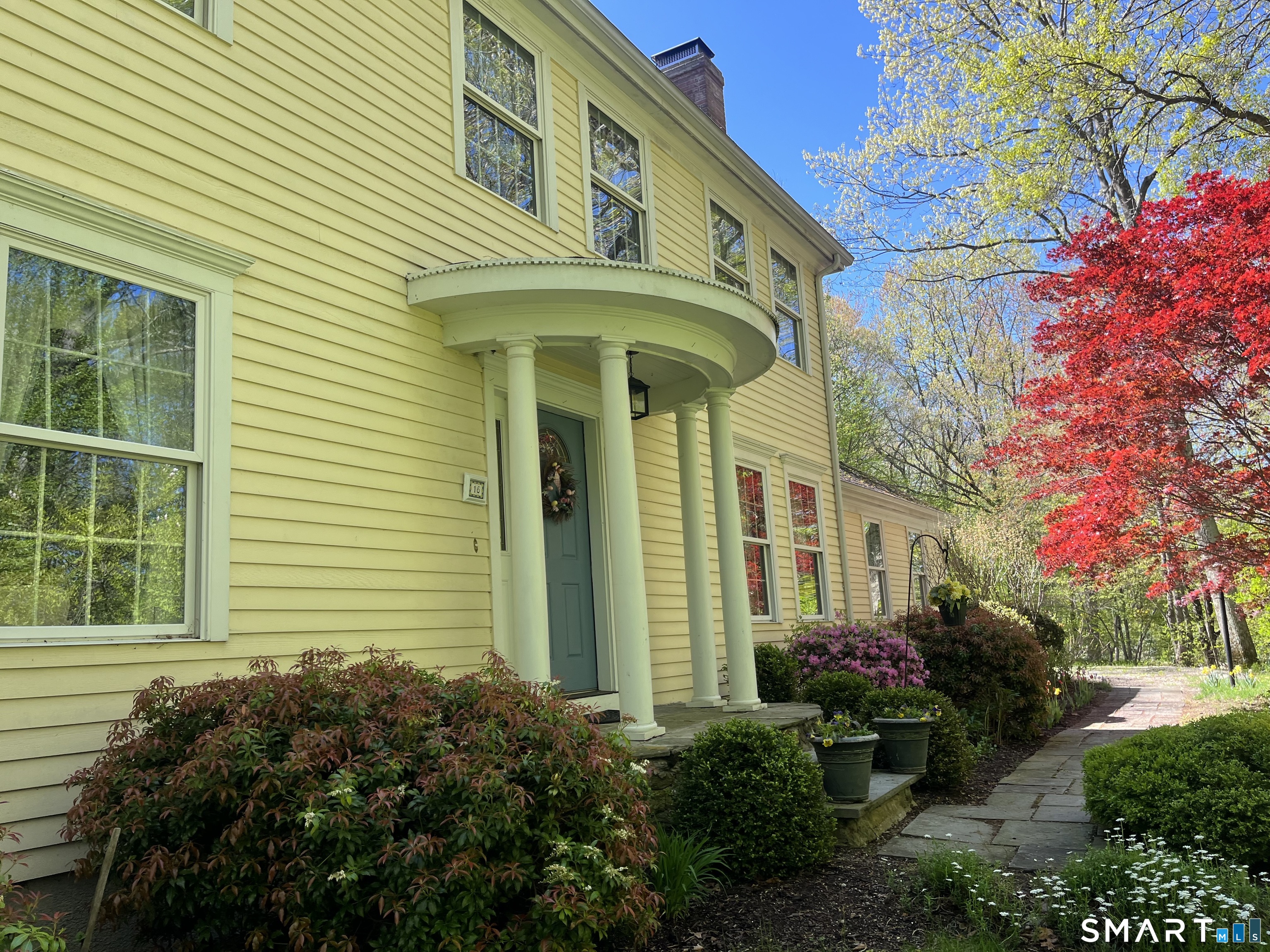 16 Jonathan Drive