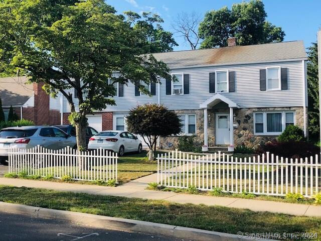 Property for Sale at 227 Belltown Road, Stamford, Connecticut - Bedrooms: 5 
Bathrooms: 3 
Rooms: 11  - $890,000