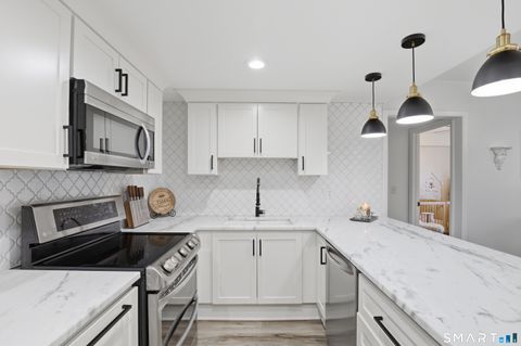 Tiny photo for 814 Popes Island Road #814, Milford, CT 06461 (MLS # 24161985)