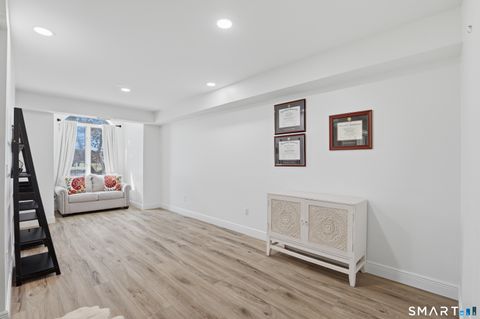 Tiny photo for 814 Popes Island Road #814, Milford, CT 06461 (MLS # 24161985)