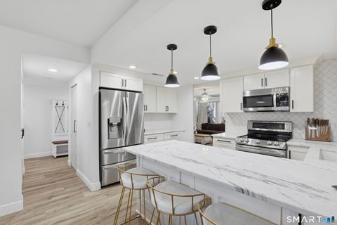 Tiny photo for 814 Popes Island Road #814, Milford, CT 06461 (MLS # 24161985)