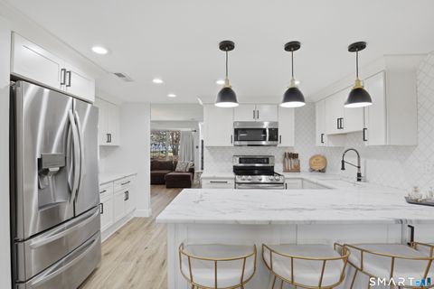 Tiny photo for 814 Popes Island Road #814, Milford, CT 06461 (MLS # 24161985)