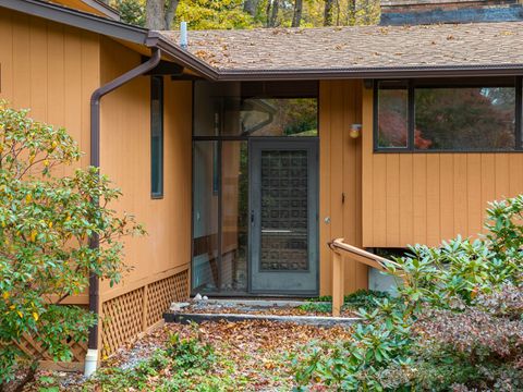 Tiny photo for 16 Longview Avenue, Waterford, CT 06385 (MLS # 24137762)