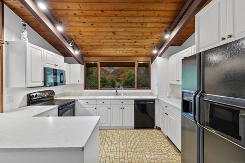 Tiny photo for 16 Longview Avenue, Waterford, CT 06385 (MLS # 24137762)