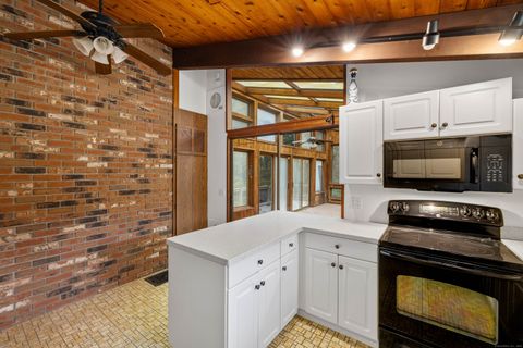 Tiny photo for 16 Longview Avenue, Waterford, CT 06385 (MLS # 24137762)