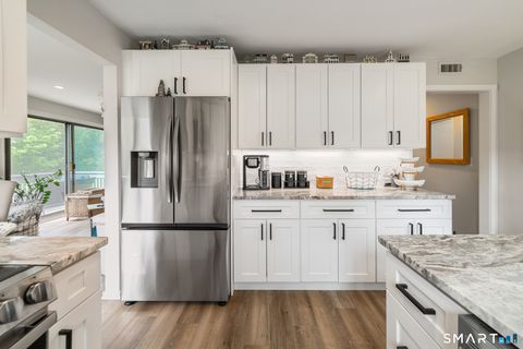 Condo For Sale - 29 Heritage Village #D<br/> Southbury, CT 06488