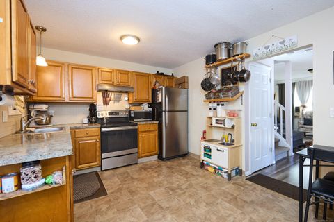 Tiny photo for 146 Coach Circle #5, Naugatuck, CT 06770 (MLS # 24132585)