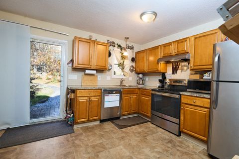 Tiny photo for 146 Coach Circle #5, Naugatuck, CT 06770 (MLS # 24132585)