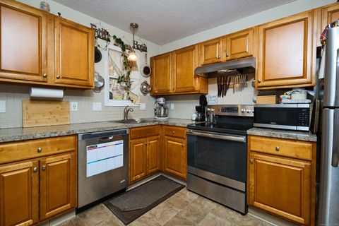 Tiny photo for 146 Coach Circle #5, Naugatuck, CT 06770 (MLS # 24132585)