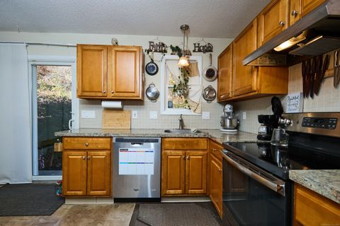 Tiny photo for 146 Coach Circle #5, Naugatuck, CT 06770 (MLS # 24132585)