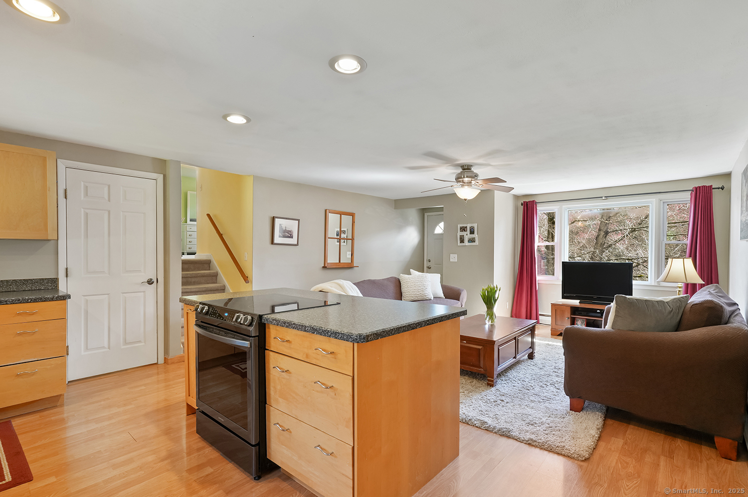 12 Green Knolls Lane, Newtown, Connecticut image 5