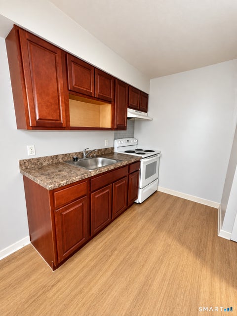Condo For Rent - 385 Putnam Avenue #3<br/> Hamden, CT 05617