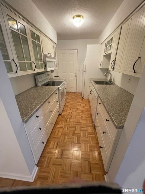 Tiny photo for 1 Concorde Way #B4, Windsor Locks, CT 06096 (MLS # 24169531)