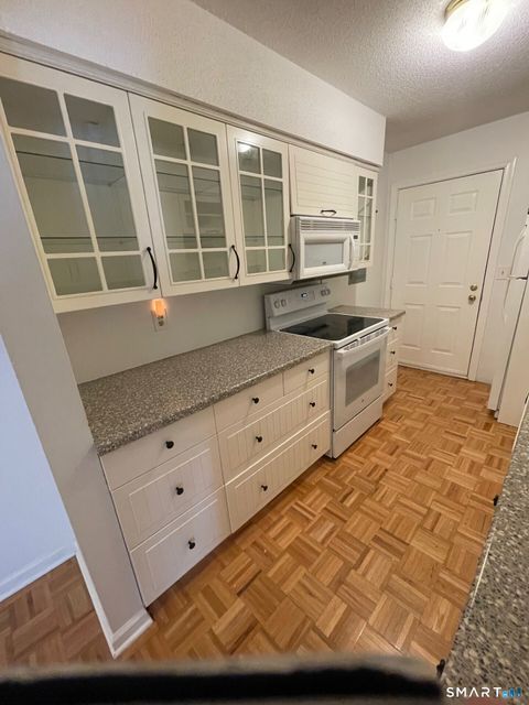 Tiny photo for 1 Concorde Way #B4, Windsor Locks, CT 06096 (MLS # 24169531)