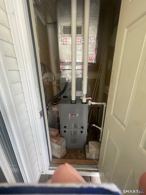 Tiny photo for 1 Concorde Way #B4, Windsor Locks, CT 06096 (MLS # 24169531)