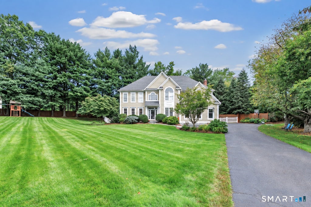 Photo of 305 S Gate Lane, Fairfield, CT 06890 (MLS # 24203819)