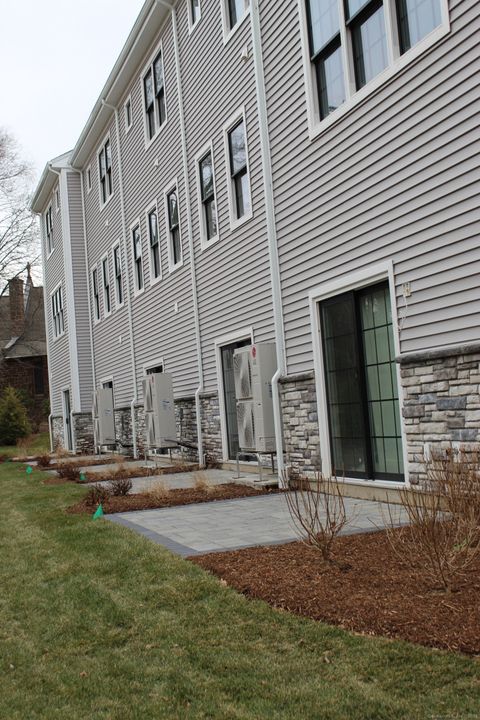 Tiny photo for 2620 Main Street #7, Glastonbury, CT 06033 (MLS # 24155466)