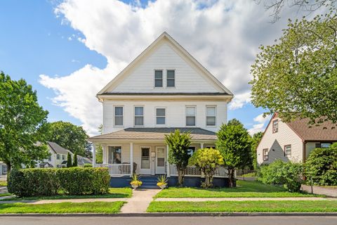 Tiny photo for 318 Suburban Avenue, Fairfield, CT 06825 (MLS # 24146566)