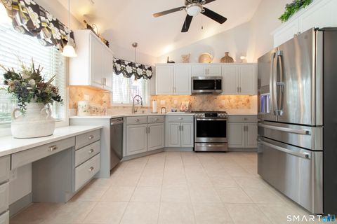 Tiny photo for 7 Meeting House Lane #7, Shelton, CT 06484 (MLS # 24149413)