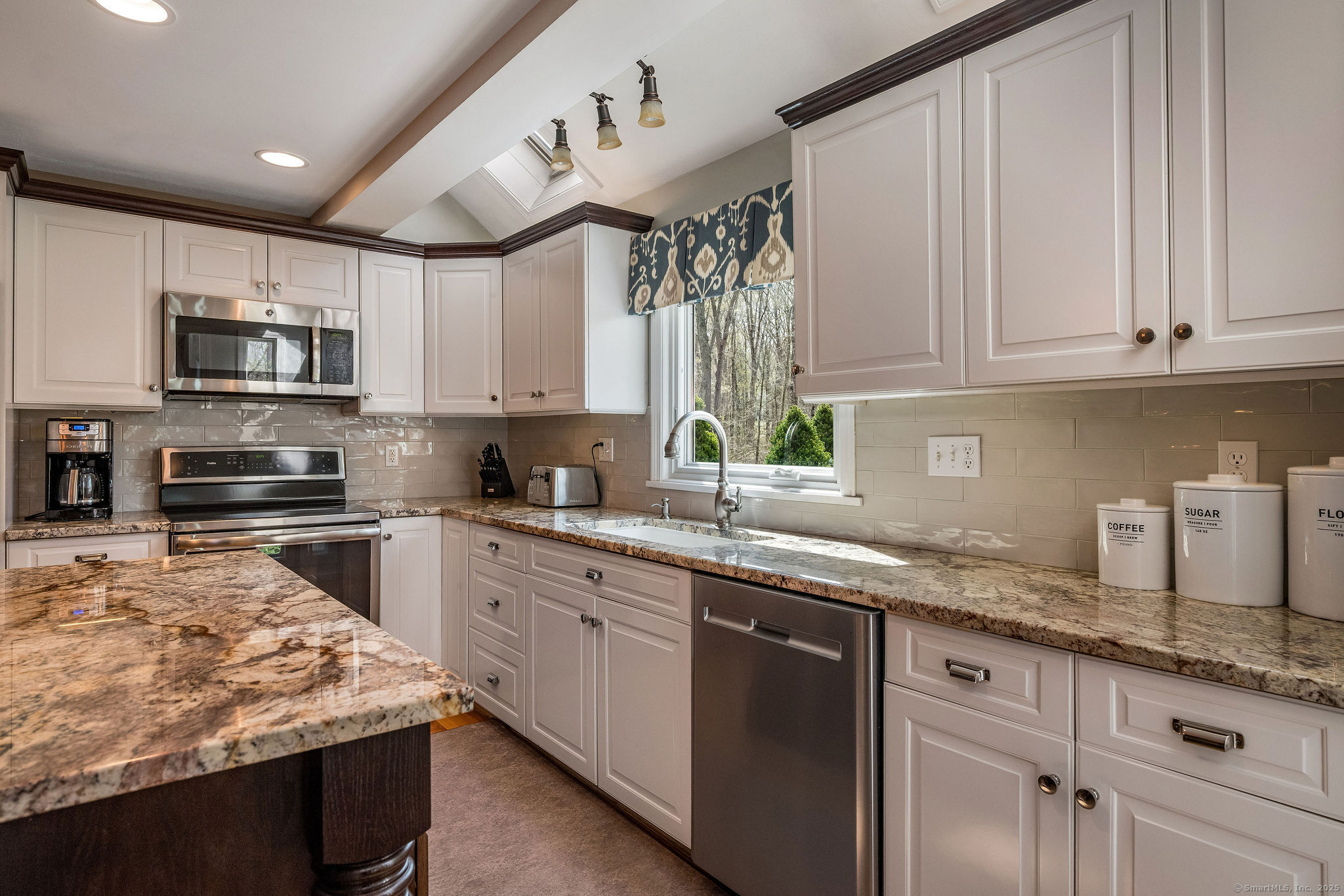 23 Paper Mill Drive, Madison, Connecticut image 8