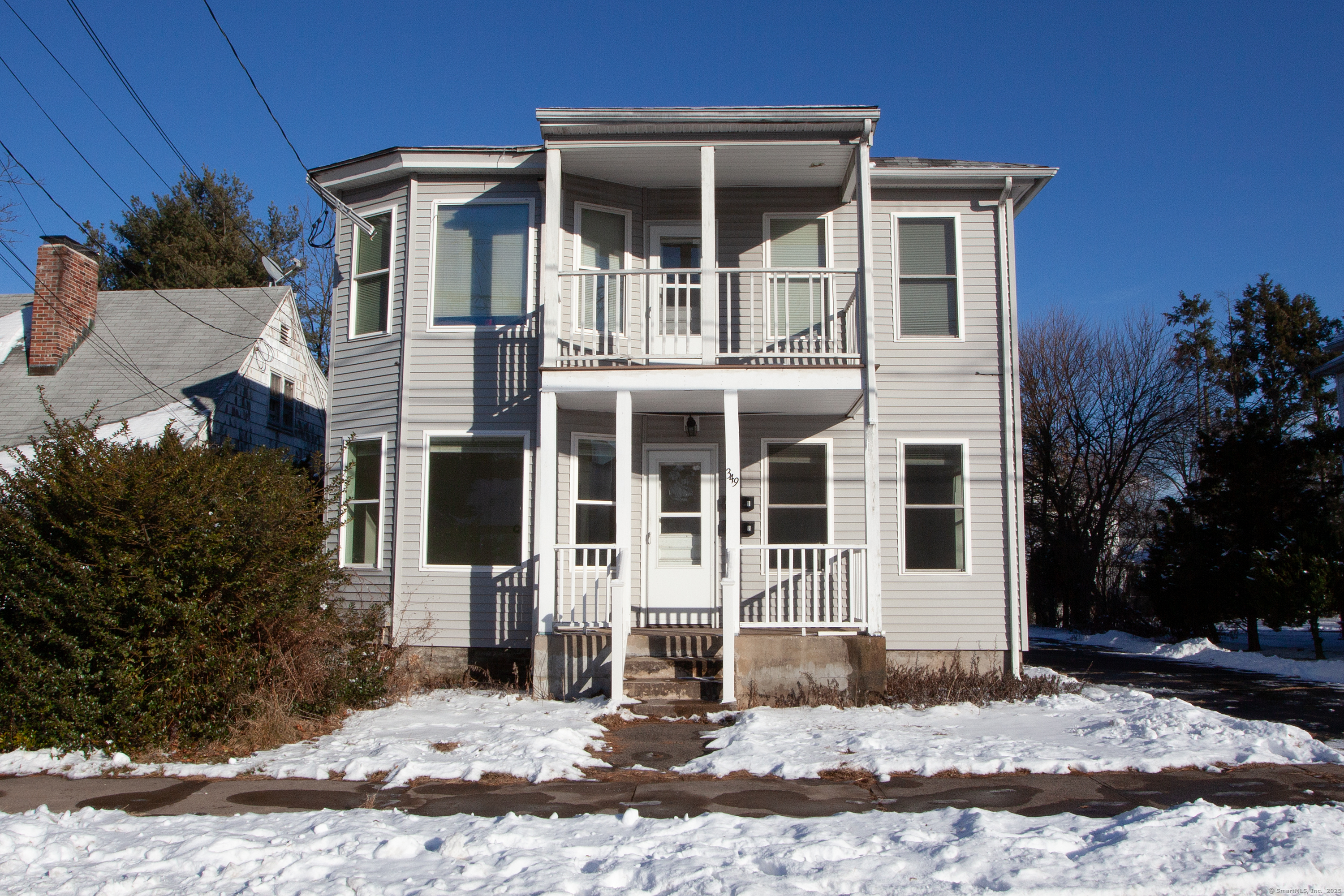 349 Oak Street, New Britain, Connecticut - 4 Bedrooms  
2 Bathrooms  
8 Rooms - 