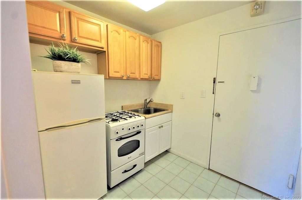 Photo 8 of 23 of 2370 North Avenue 9D condo