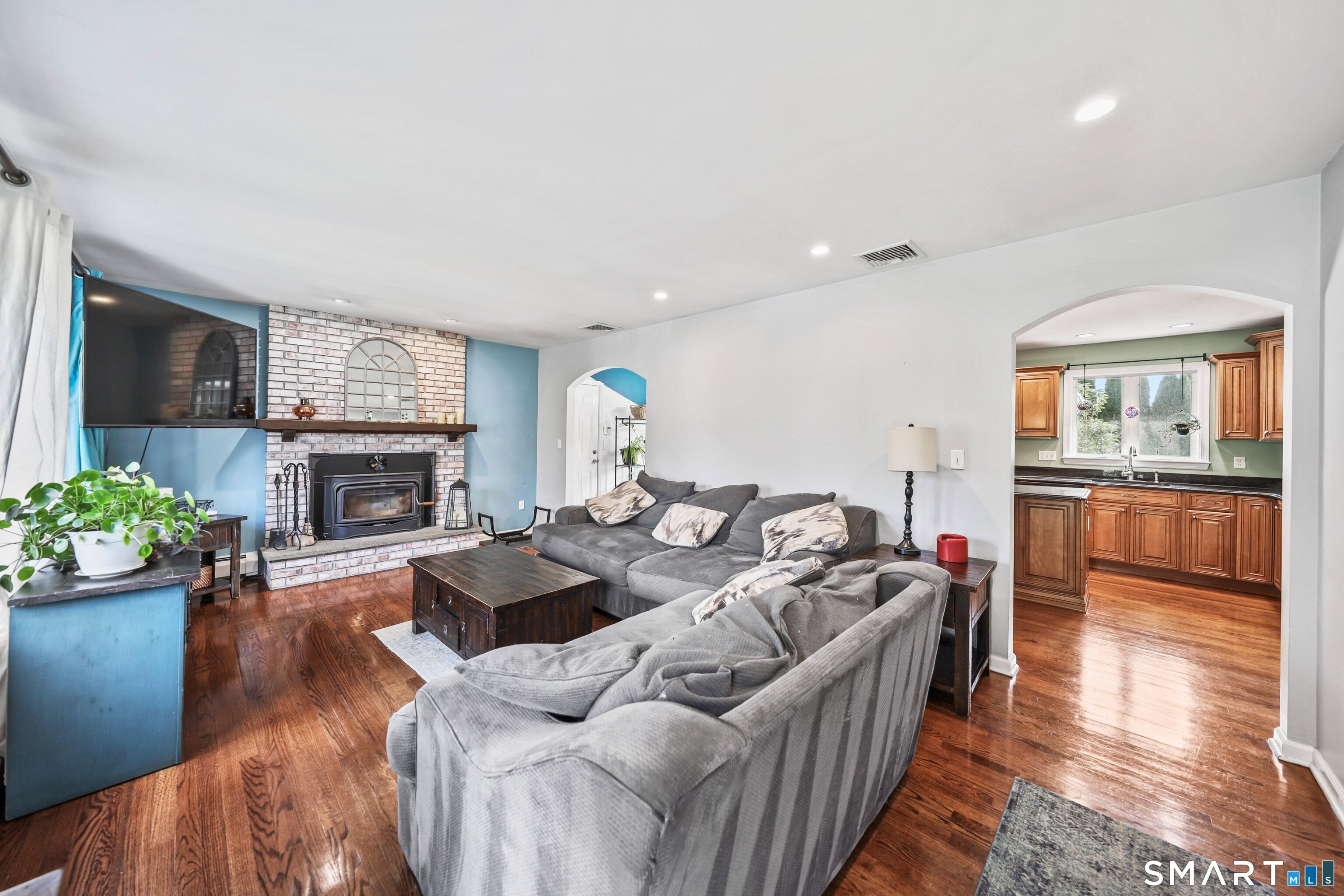 45 Lombard Road
