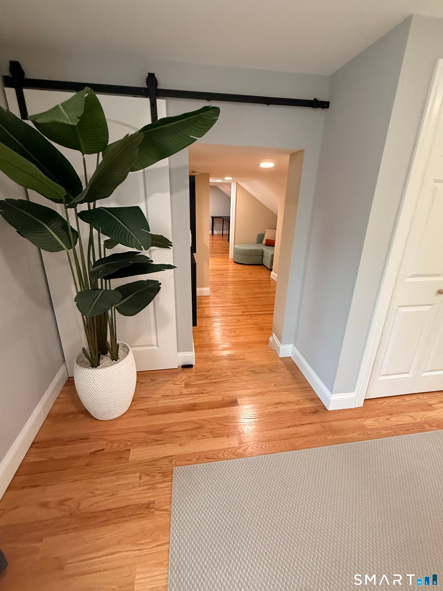 20 Hydelor Avenue