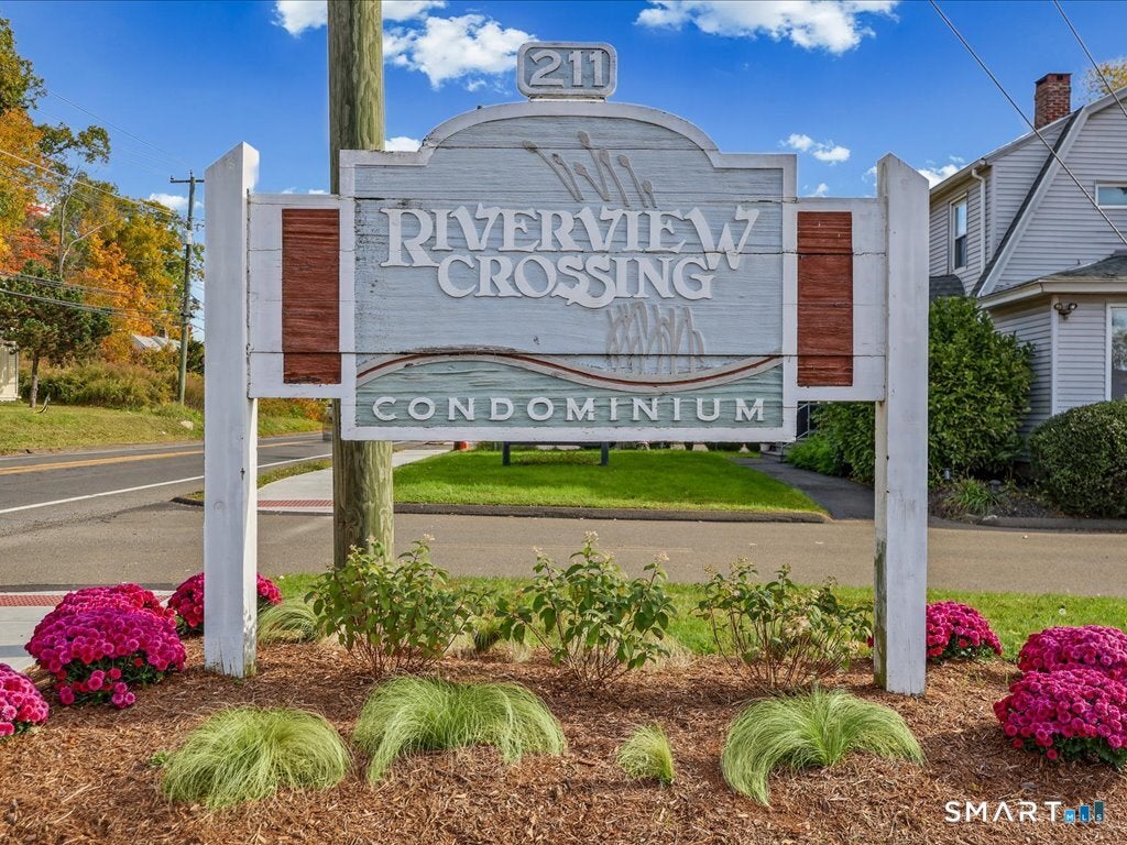 211 East Main Street G78