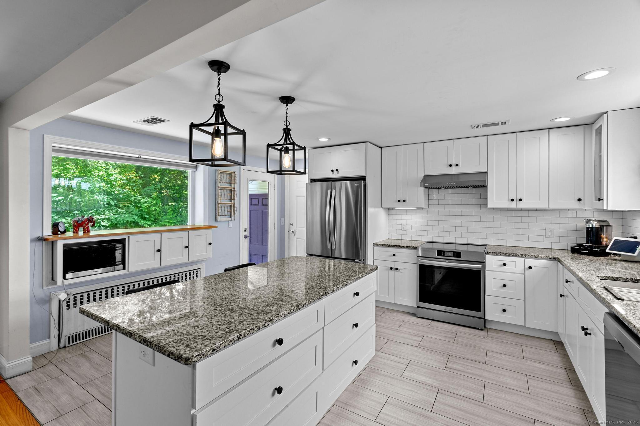 401 Russell Avenue, Suffield, Connecticut image 5