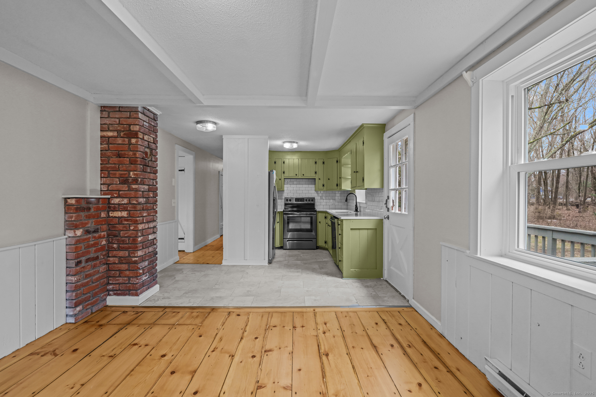 8 Whitehall Drive