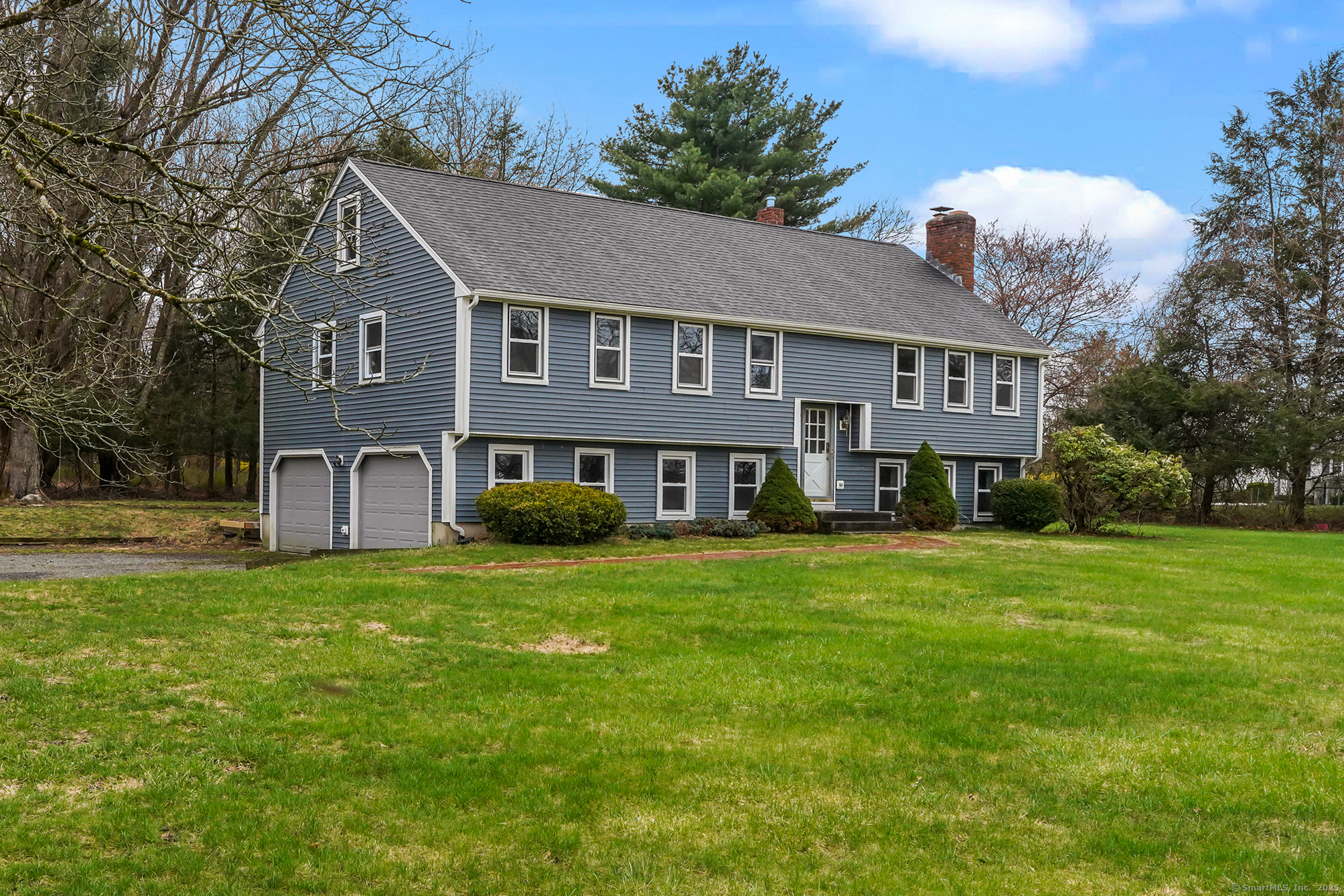 Property for Sale at Whitehall Drive, Sprague, Connecticut - Bedrooms: 5 
Bathrooms: 2 
Rooms: 9  - $439,000