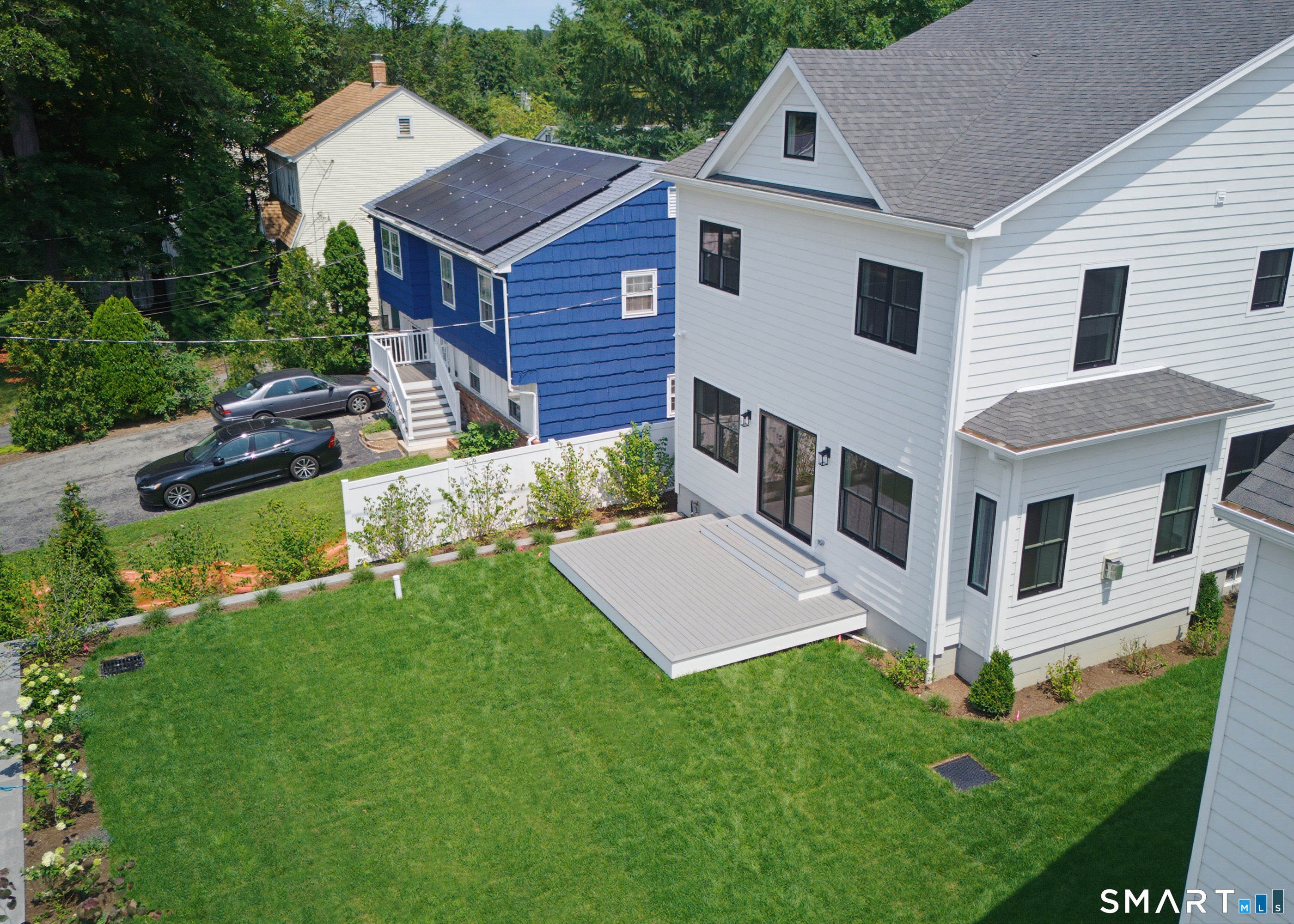 519 Newfield Avenue