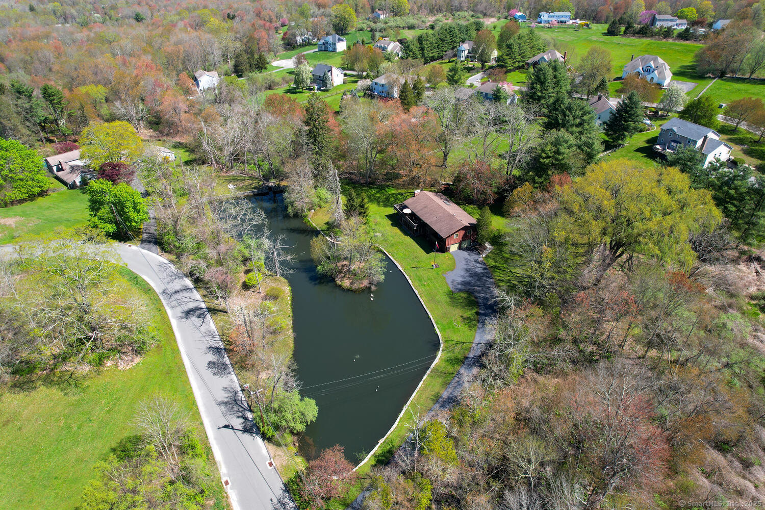 4 Whippoorwill Hill Road, Newtown, Connecticut image 2