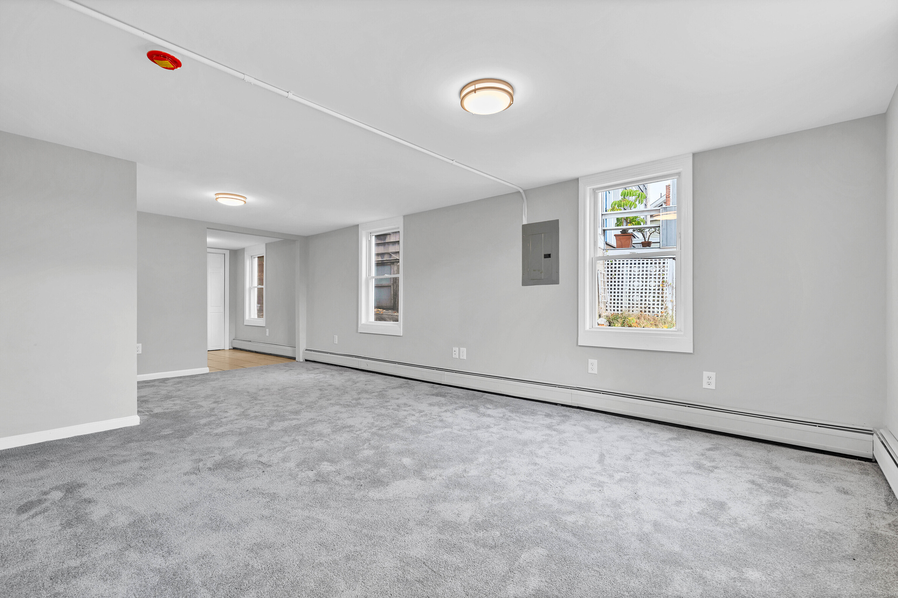 33 Hope Street, New London, Connecticut image 8