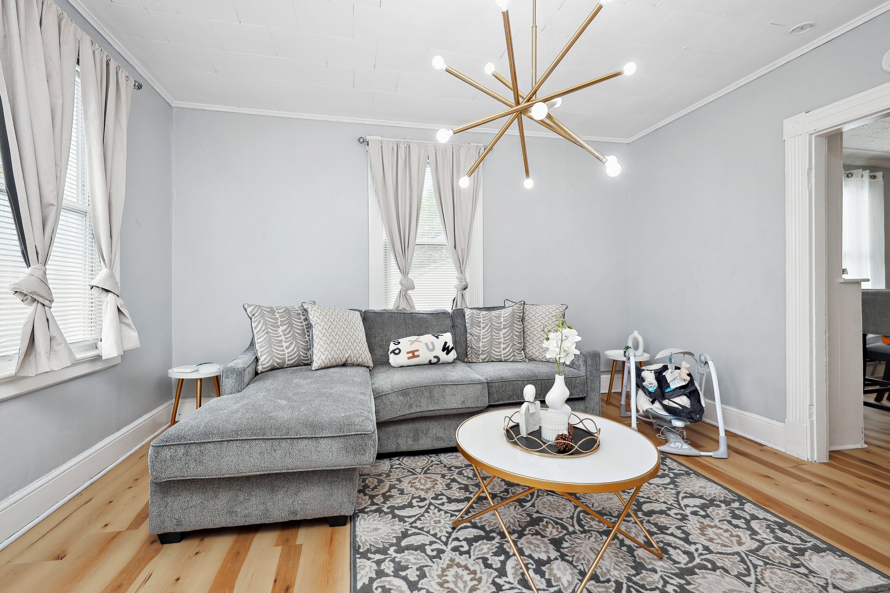55 Lounsbury Avenue