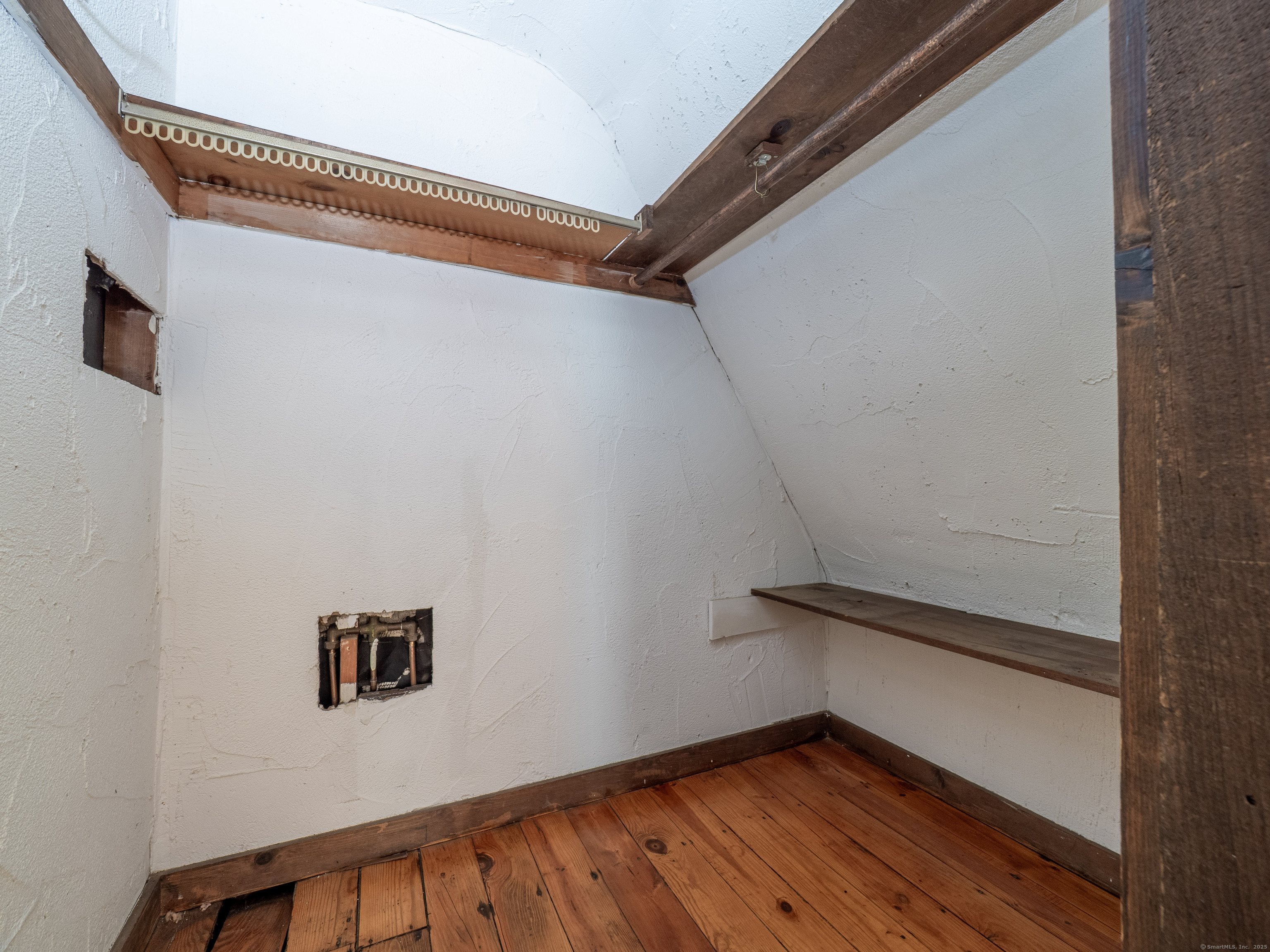 Stamford, Connecticut 06903, United States, 4 Bedrooms Bedrooms, ,3 BathroomsBathrooms,Residential,Active,189299