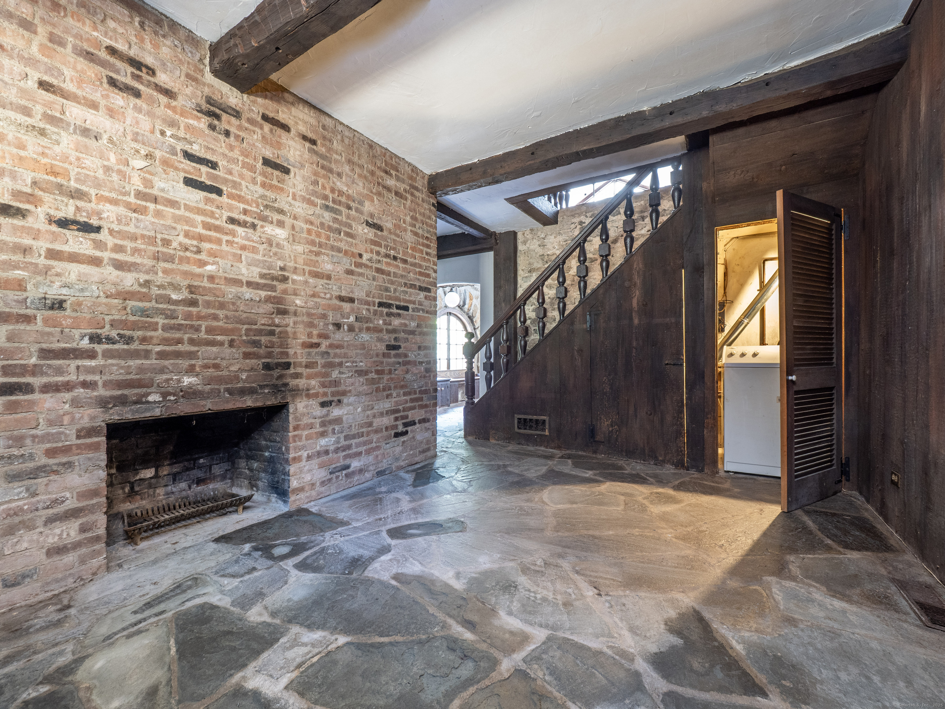 Stamford, Connecticut 06903, United States, 4 Bedrooms Bedrooms, ,3 BathroomsBathrooms,Residential,Active,189299