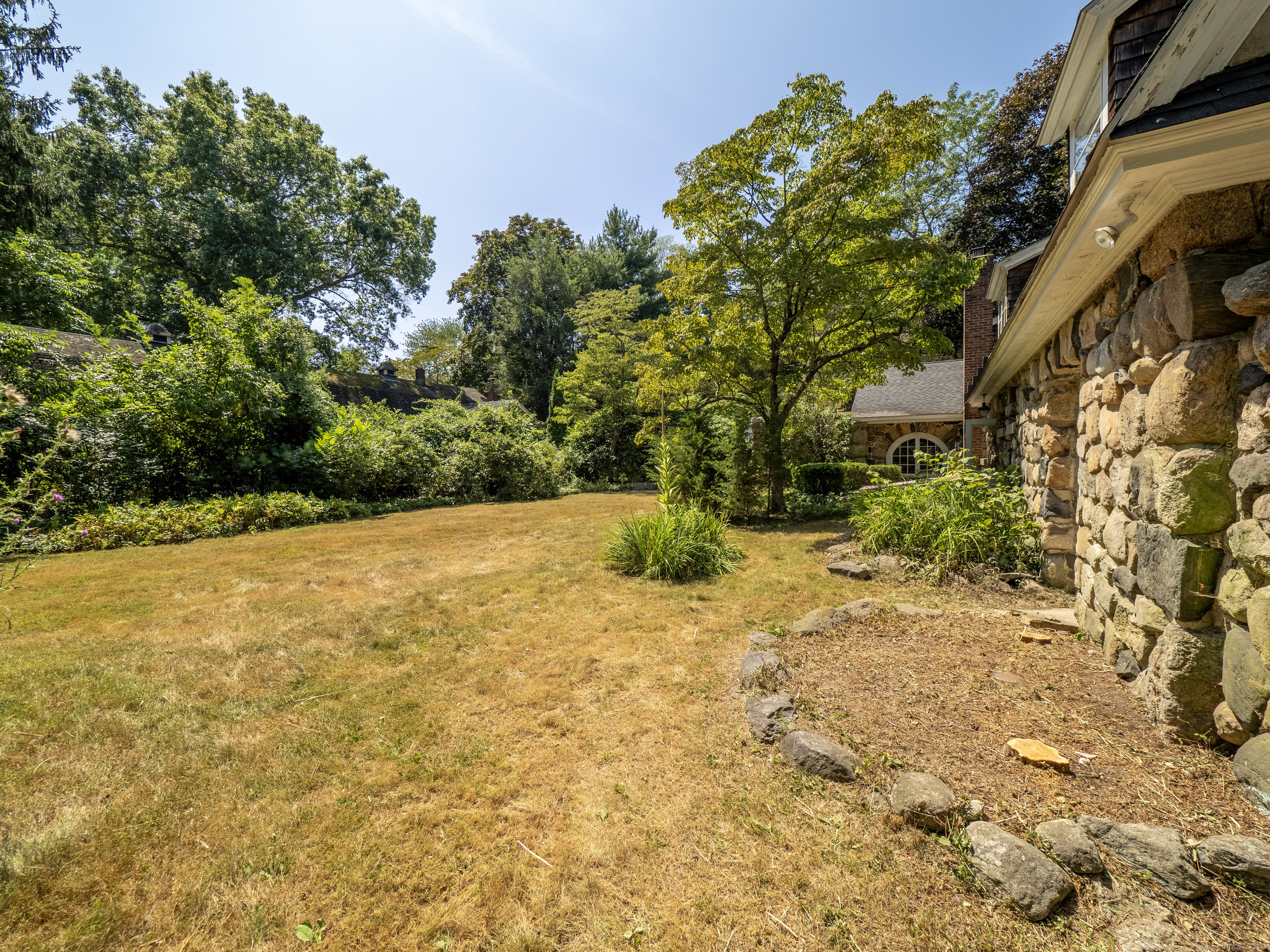 Stamford, Connecticut 06903, United States, 4 Bedrooms Bedrooms, ,3 BathroomsBathrooms,Residential,Active,189299