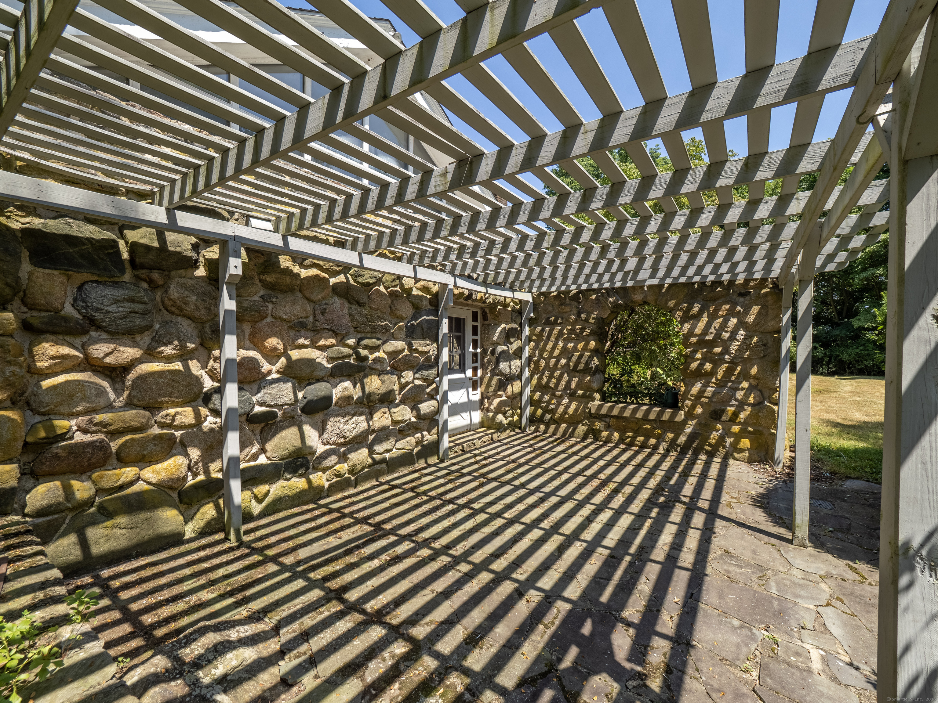 Stamford, Connecticut 06903, United States, 4 Bedrooms Bedrooms, ,3 BathroomsBathrooms,Residential,Active,189299