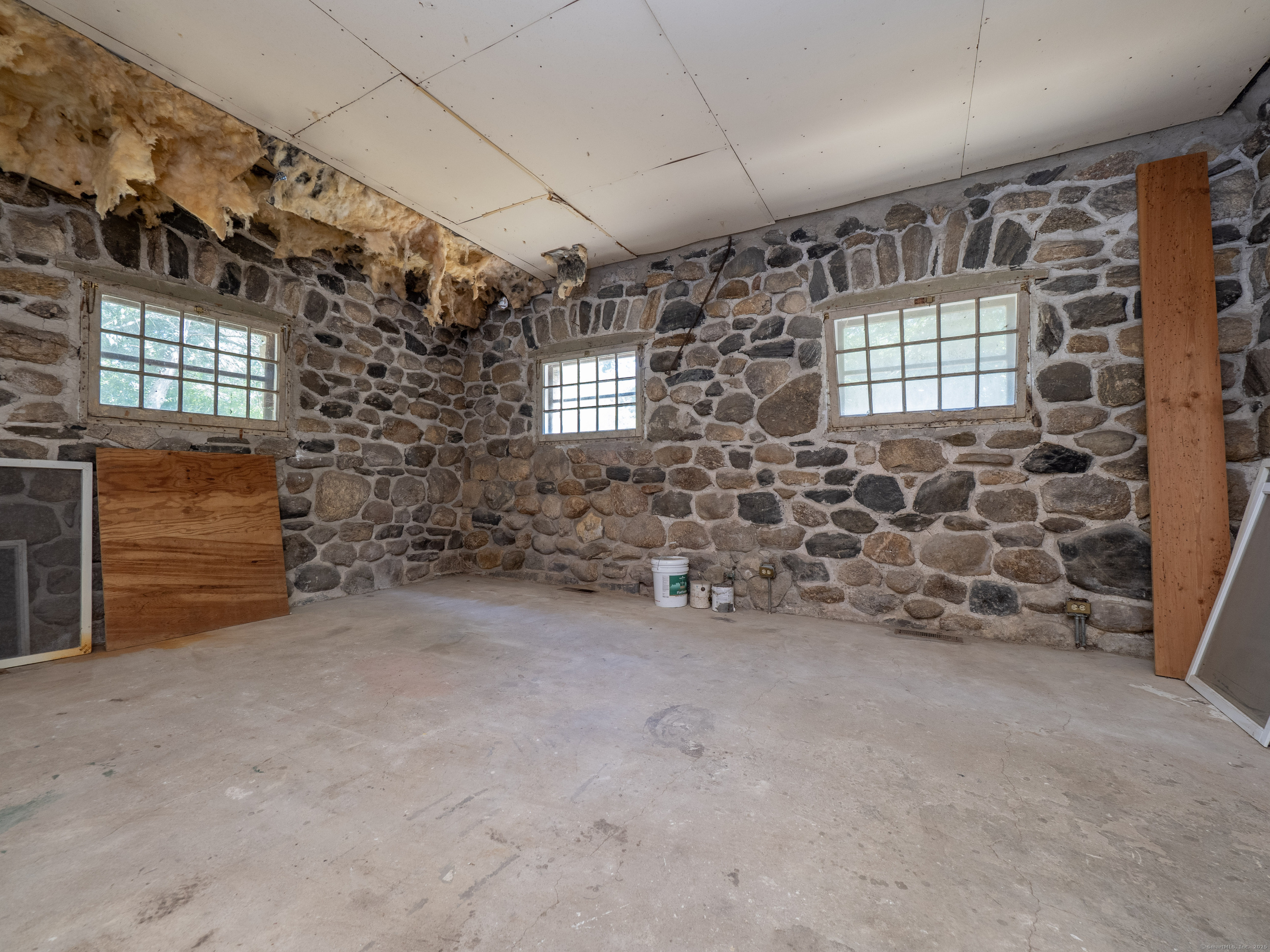 Stamford, Connecticut 06903, United States, 4 Bedrooms Bedrooms, ,3 BathroomsBathrooms,Residential,Active,189299