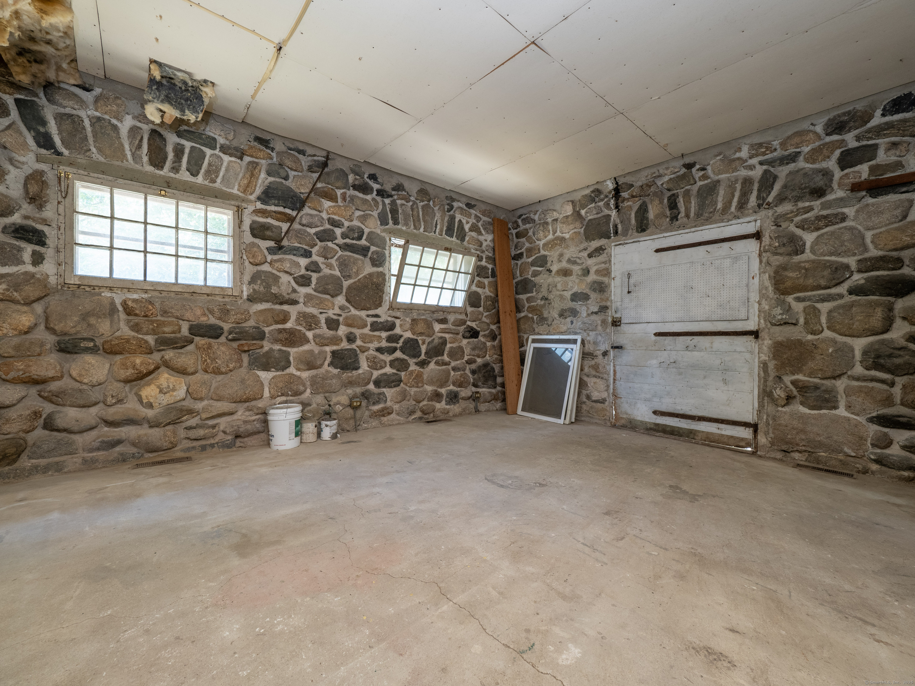 Stamford, Connecticut 06903, United States, 4 Bedrooms Bedrooms, ,3 BathroomsBathrooms,Residential,Active,189299