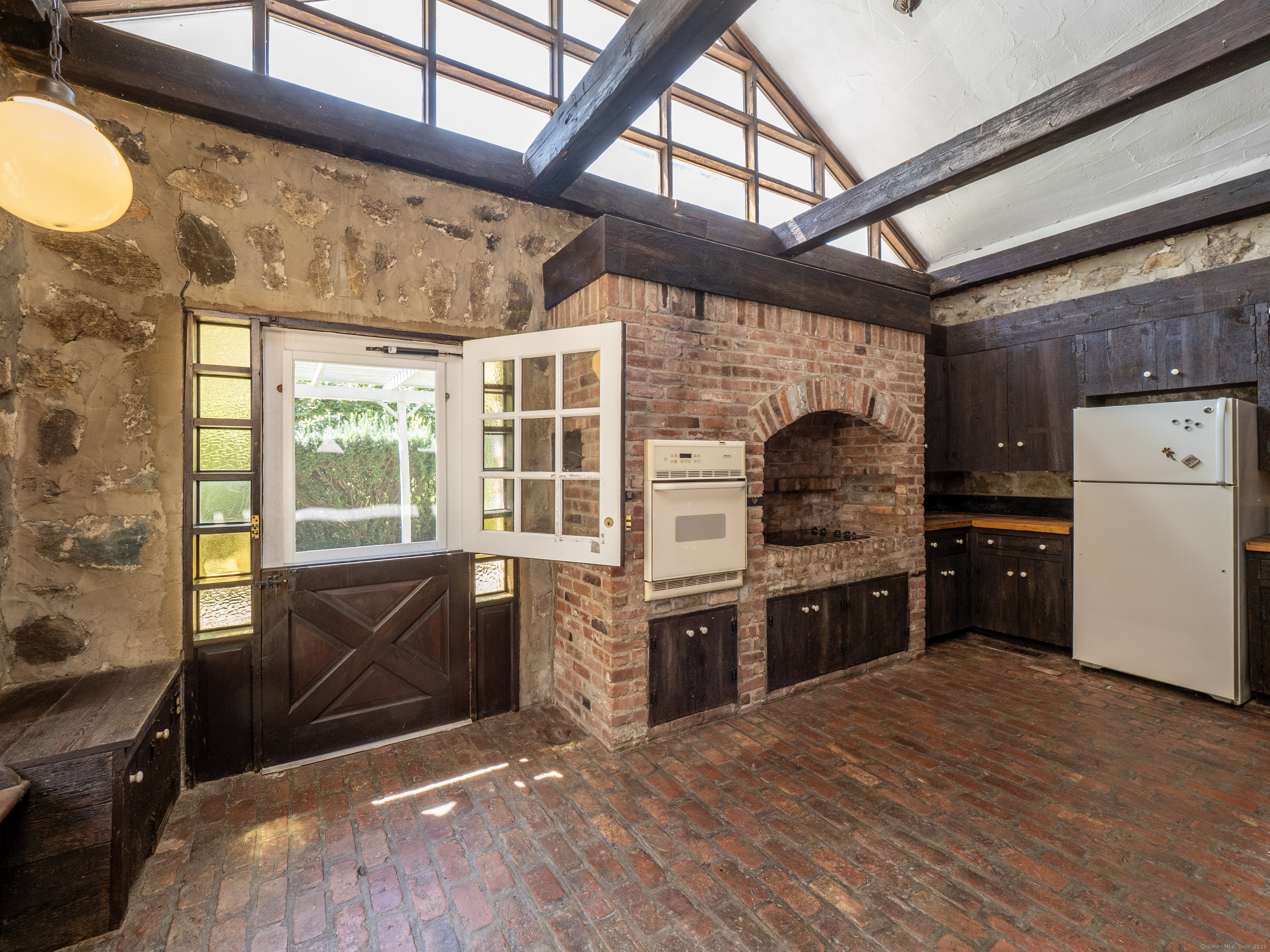 Stamford, Connecticut 06903, United States, 4 Bedrooms Bedrooms, ,3 BathroomsBathrooms,Residential,Active,189299