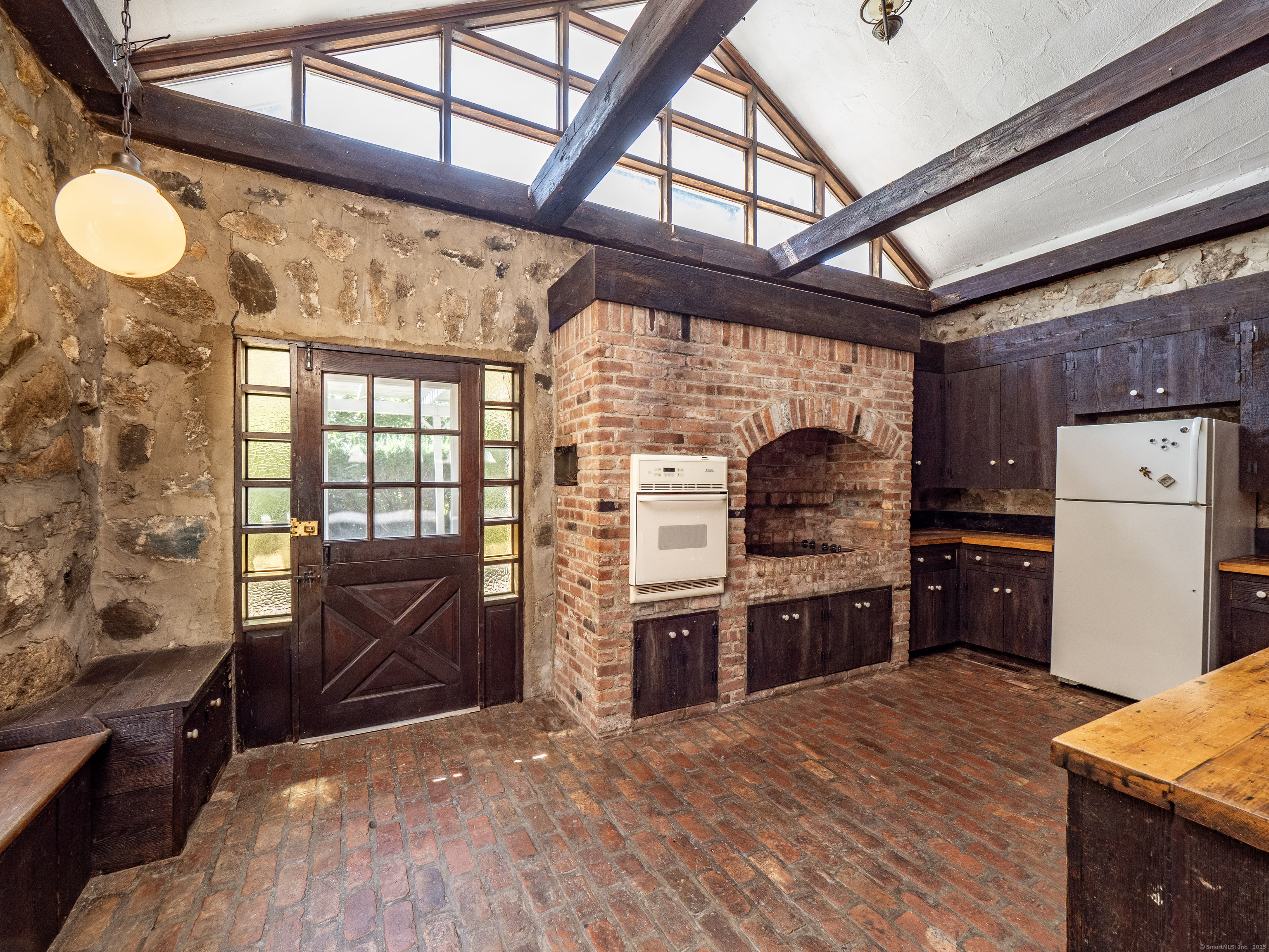 Stamford, Connecticut 06903, United States, 4 Bedrooms Bedrooms, ,3 BathroomsBathrooms,Residential,Active,189299