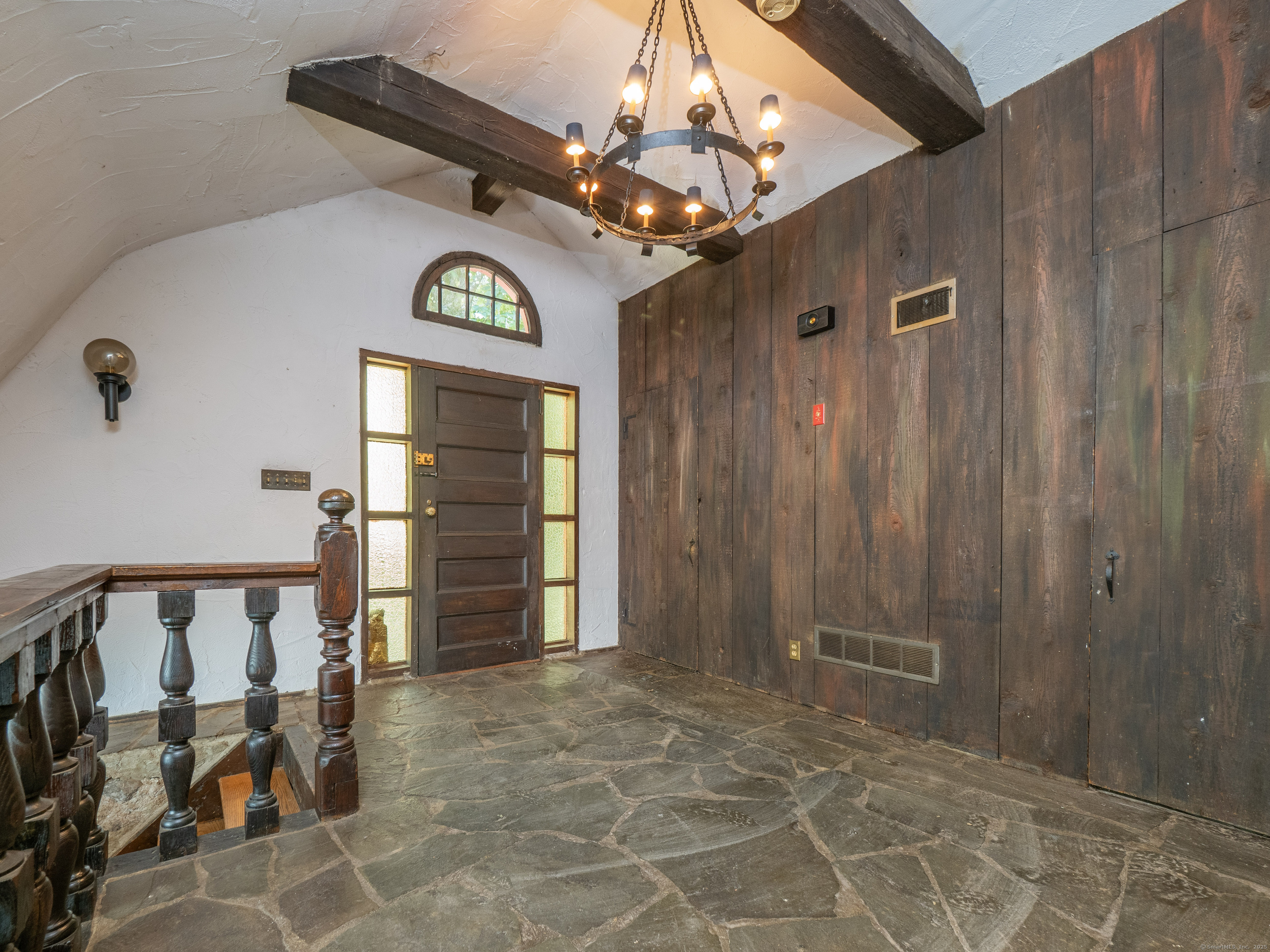 Stamford, Connecticut 06903, United States, 4 Bedrooms Bedrooms, ,3 BathroomsBathrooms,Residential,Active,189299