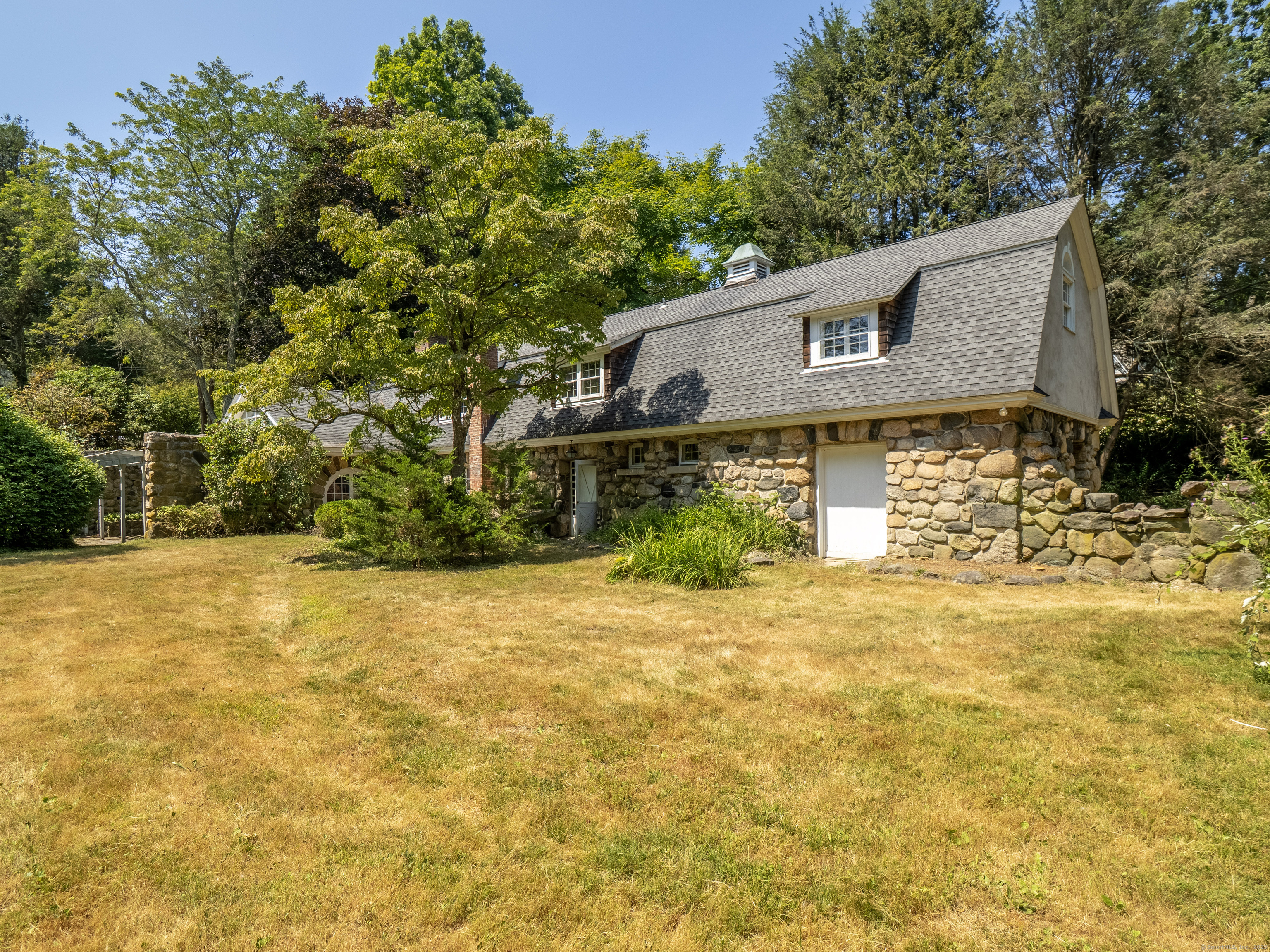 Stamford, Connecticut 06903, United States, 4 Bedrooms Bedrooms, ,3 BathroomsBathrooms,Residential,Active,189299