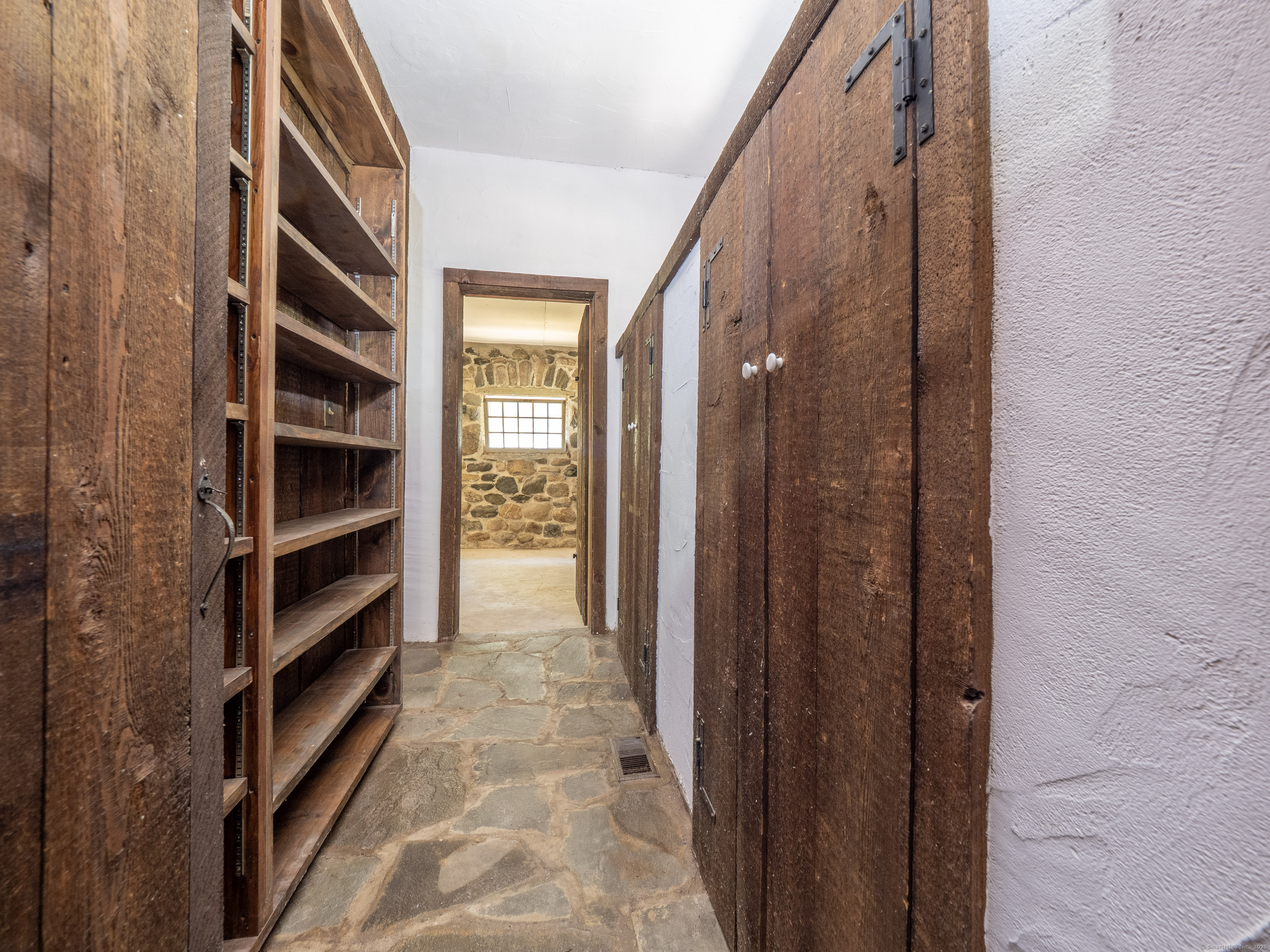 Stamford, Connecticut 06903, United States, 4 Bedrooms Bedrooms, ,3 BathroomsBathrooms,Residential,Active,189299