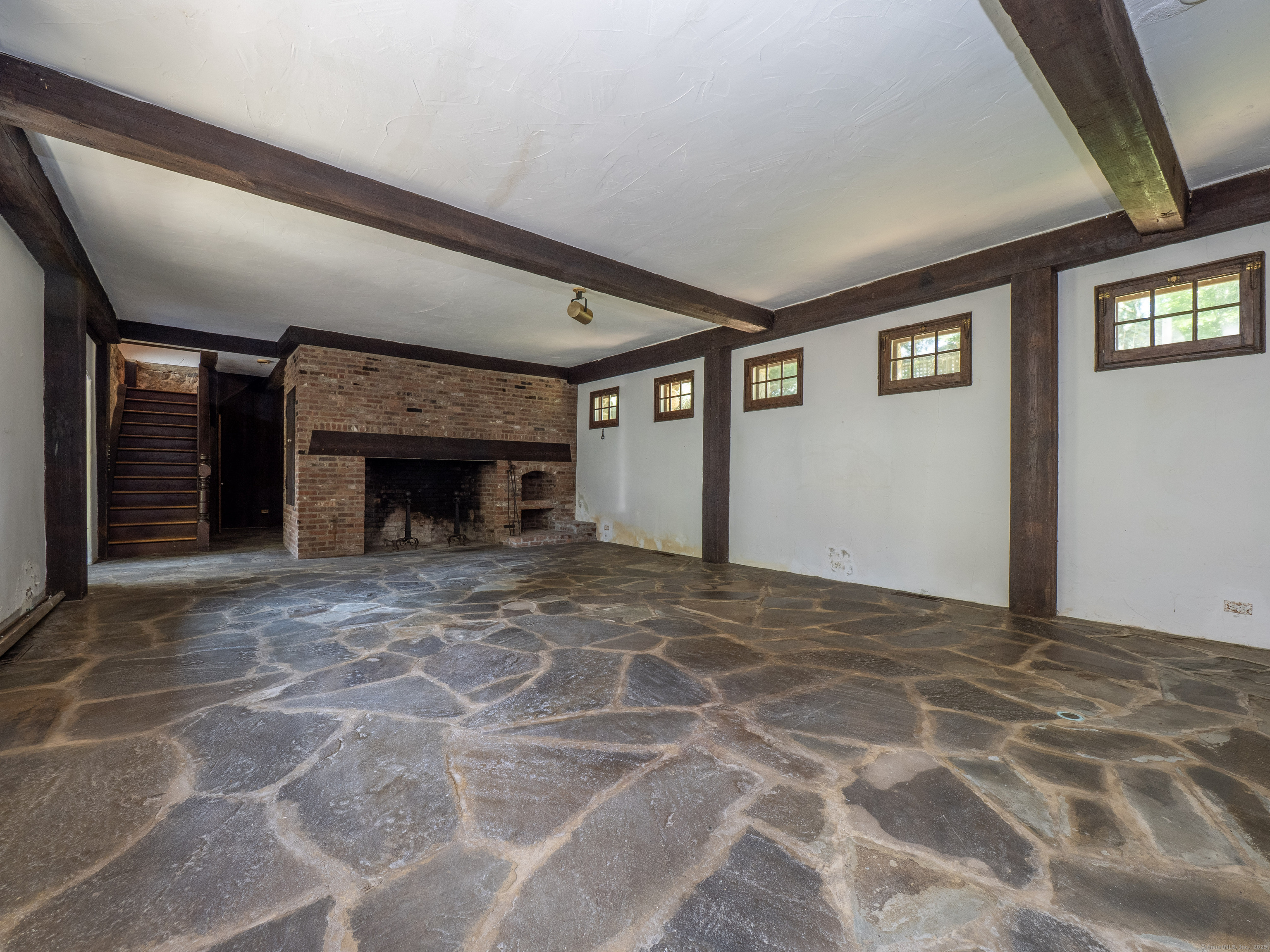 Stamford, Connecticut 06903, United States, 4 Bedrooms Bedrooms, ,3 BathroomsBathrooms,Residential,Active,189299