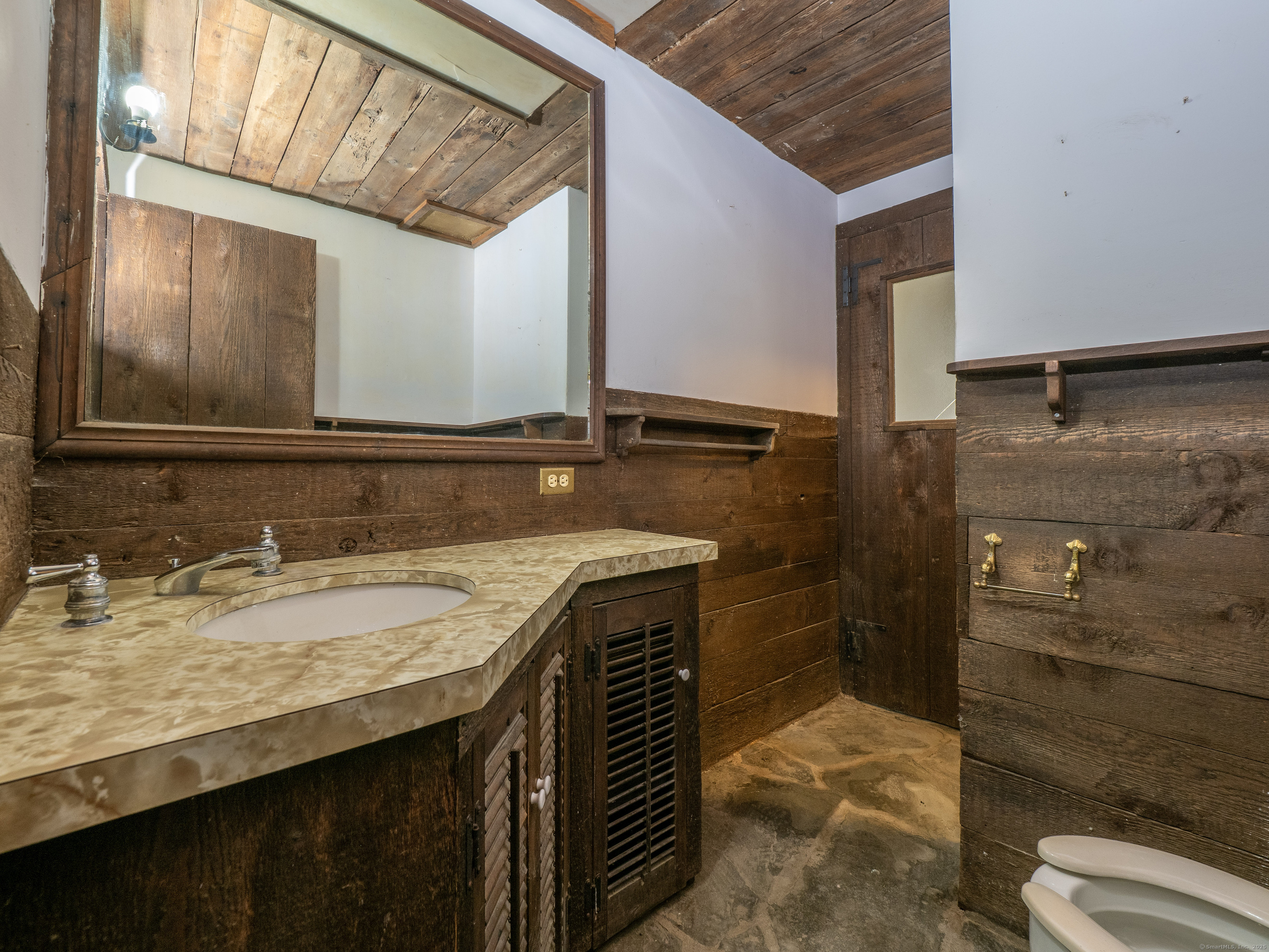 Stamford, Connecticut 06903, United States, 4 Bedrooms Bedrooms, ,3 BathroomsBathrooms,Residential,Active,189299